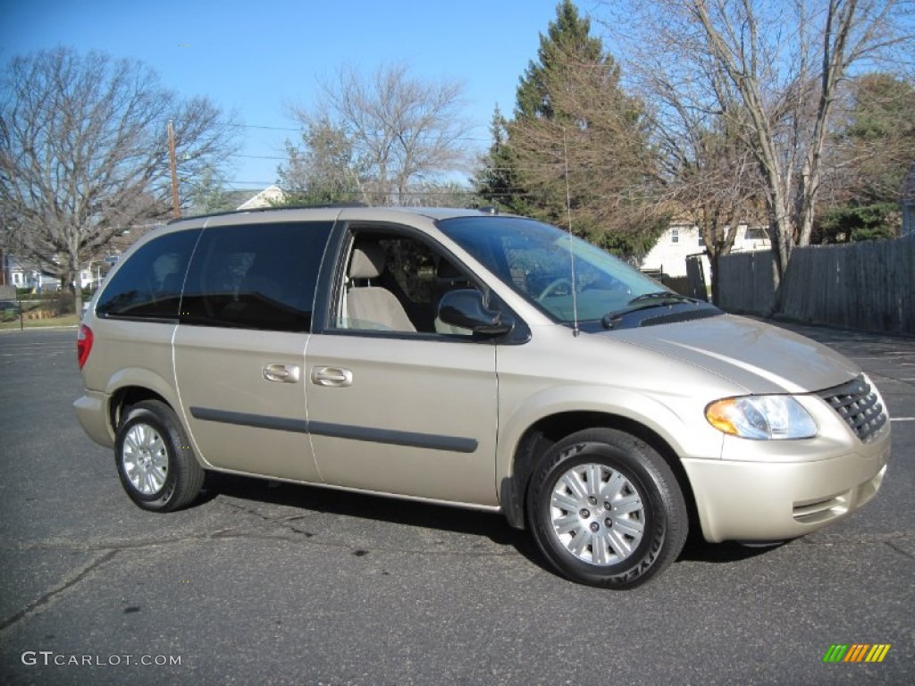 2005 Town & Country LX - Linen Gold Metallic / Medium Slate Gray photo #12