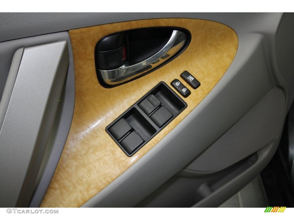 2007 Toyota Camry XLE V6 Controls Photo #58410335