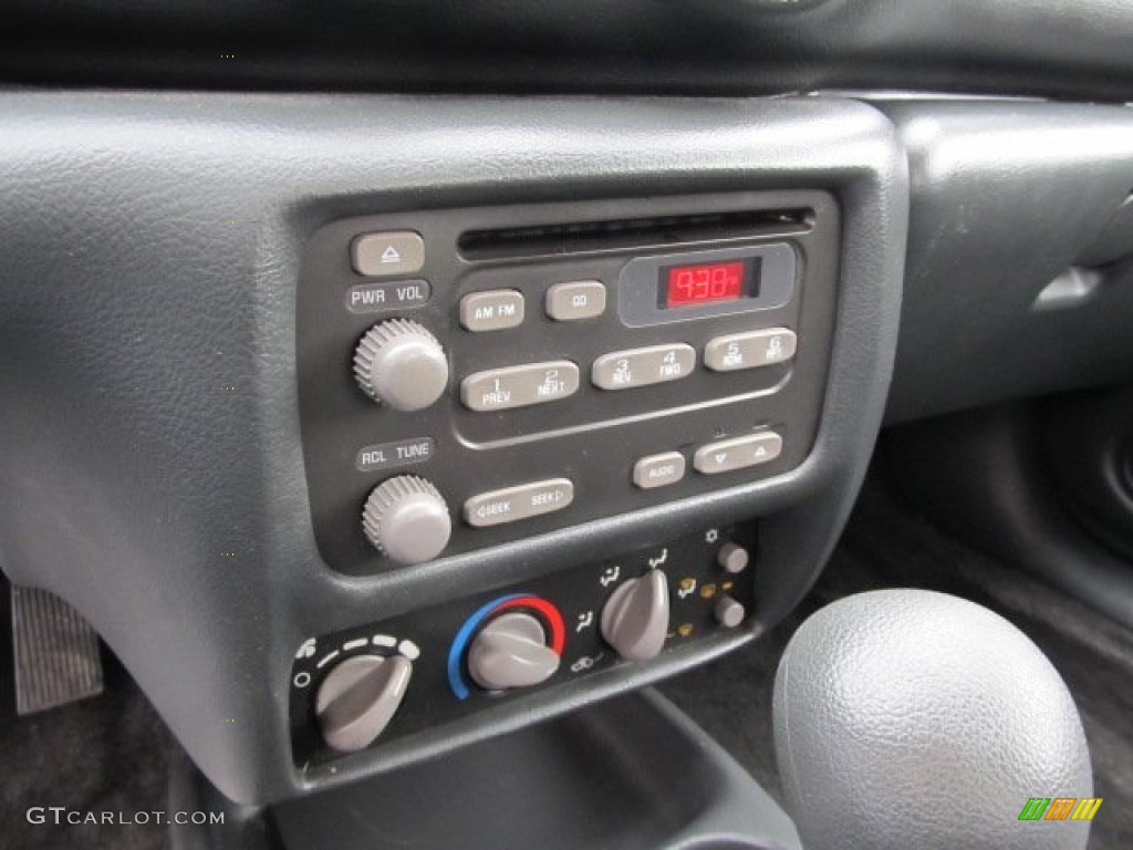 2003 Sunfire  - Electric Blue Metallic / Graphite photo #11
