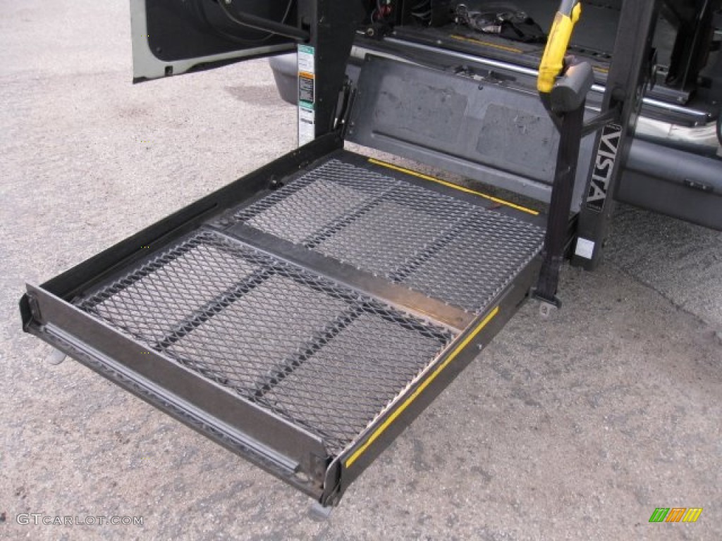 2004 Ford E Series Van E350 Super Duty XL Wheelchair Access  Wheelchair Access Ramp Photo #58418877