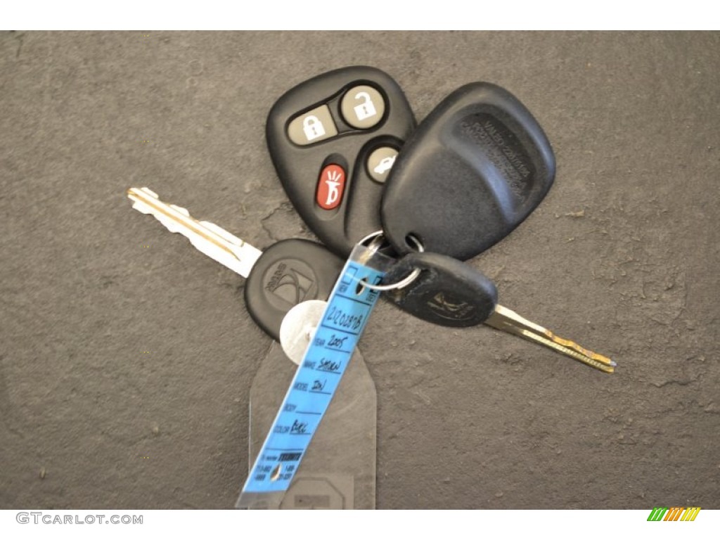 2005 Saturn ION 2 Sedan Keys Photo #58422132