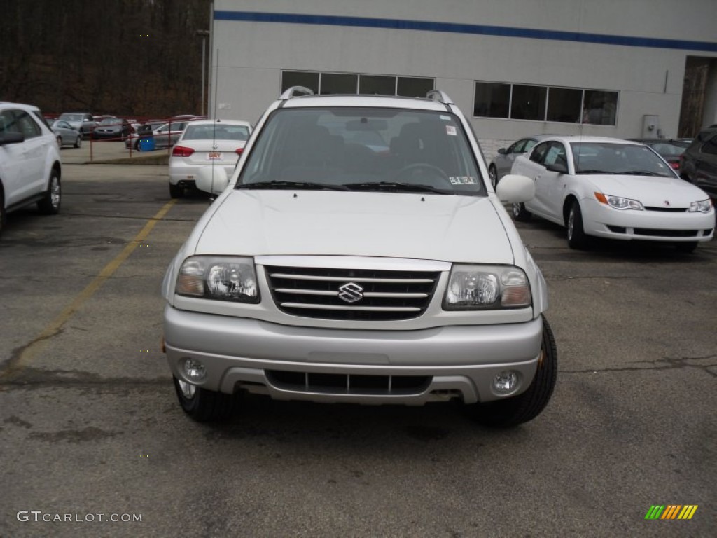 2004 Grand Vitara LX 4WD - White Pearl / Gray photo #2