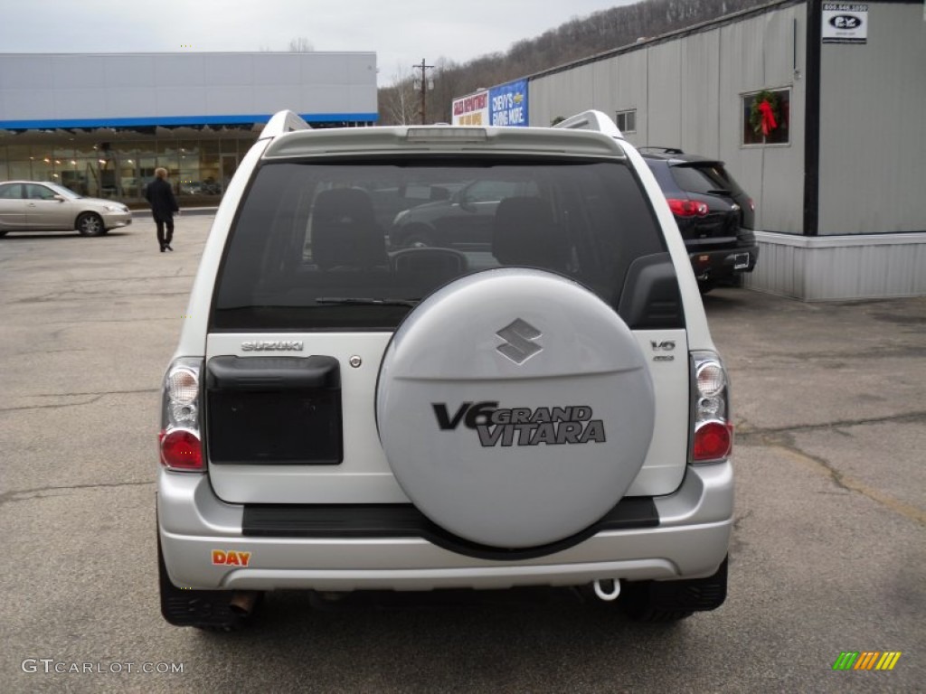 2004 Grand Vitara LX 4WD - White Pearl / Gray photo #5