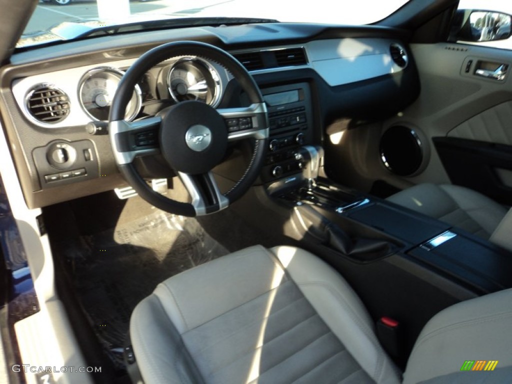 2010 Mustang V6 Premium Convertible - Kona Blue Metallic / Stone photo #17