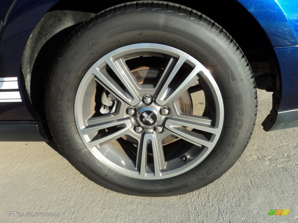 2010 Mustang V6 Premium Convertible - Kona Blue Metallic / Stone photo #22