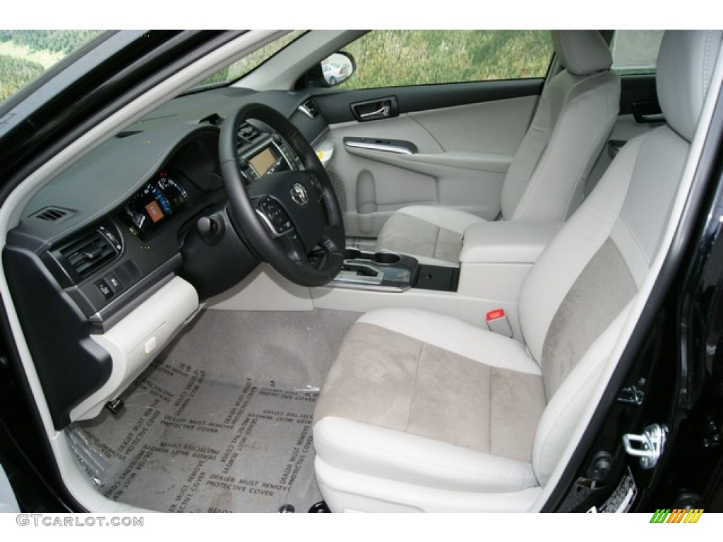 Ivory Interior 2012 Toyota Camry Hybrid XLE Photo #58428078