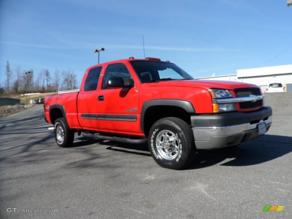 2004 Silverado 2500HD LS Extended Cab 4x4 - Victory Red / Dark Charcoal photo #7