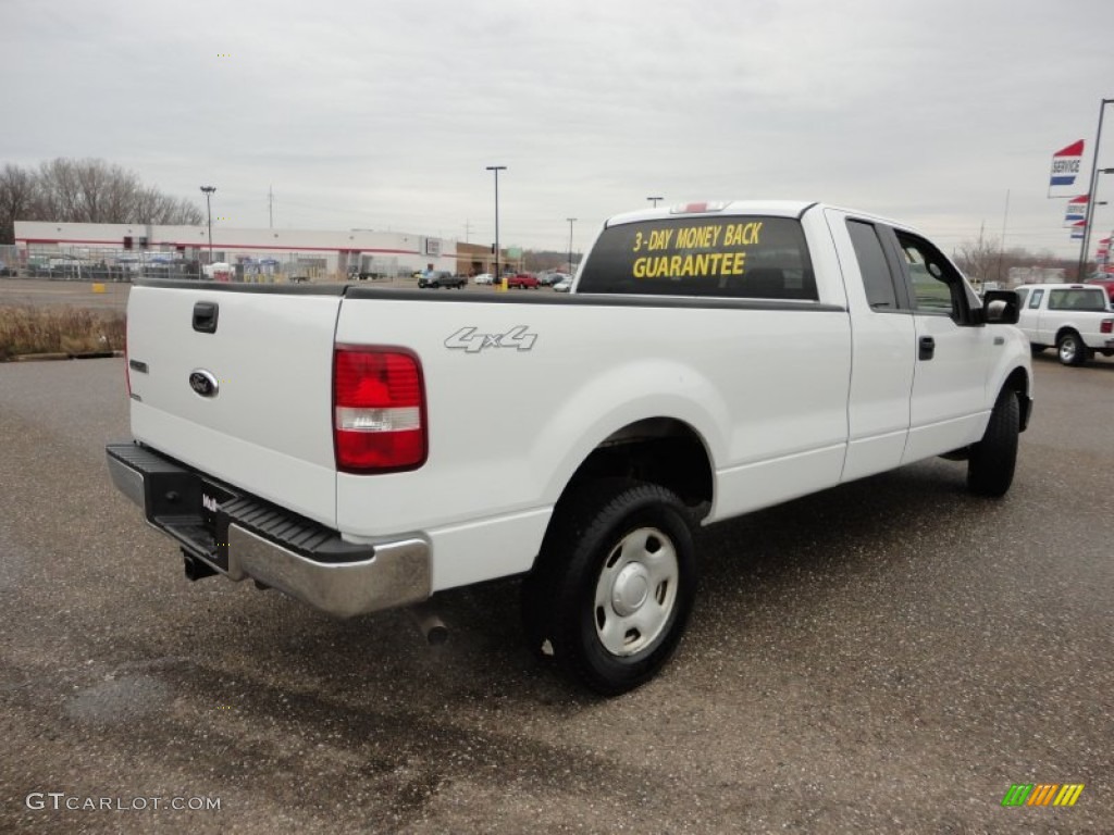 2006 F150 XL SuperCab 4x4 - Oxford White / Medium Flint photo #3