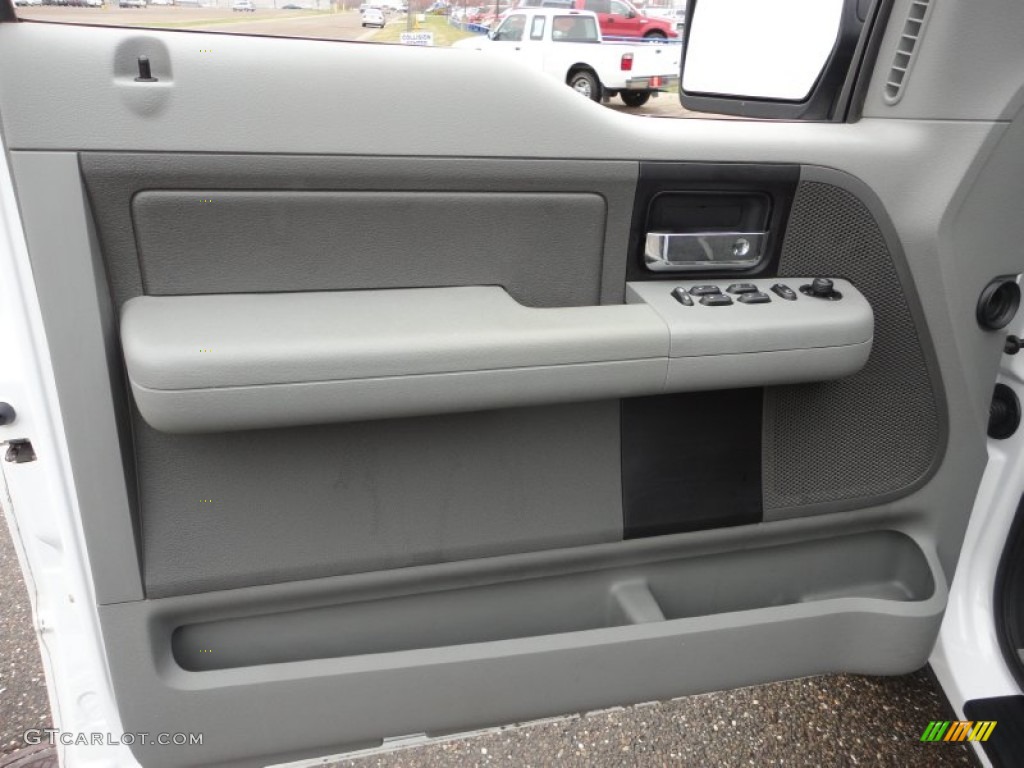 2006 F150 XL SuperCab 4x4 - Oxford White / Medium Flint photo #26