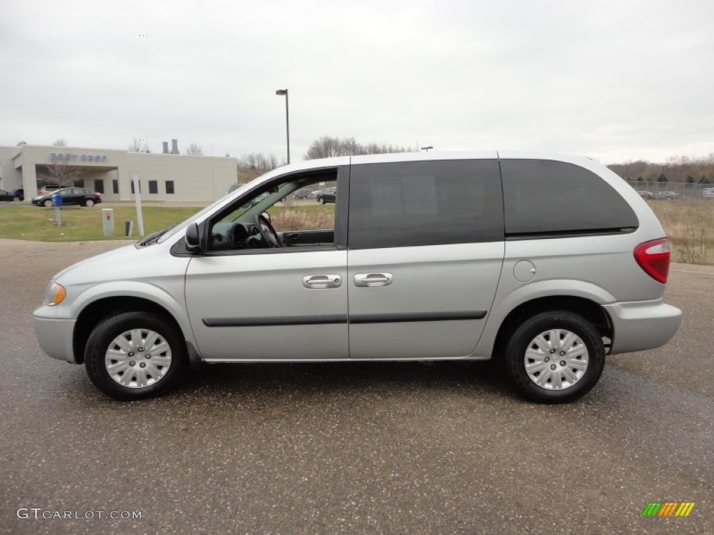 Bright Silver Metallic 2005 Chrysler Town & Country LX Exterior Photo #58431804