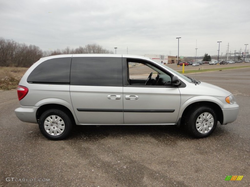 Bright Silver Metallic 2005 Chrysler Town & Country LX Exterior Photo #58431813