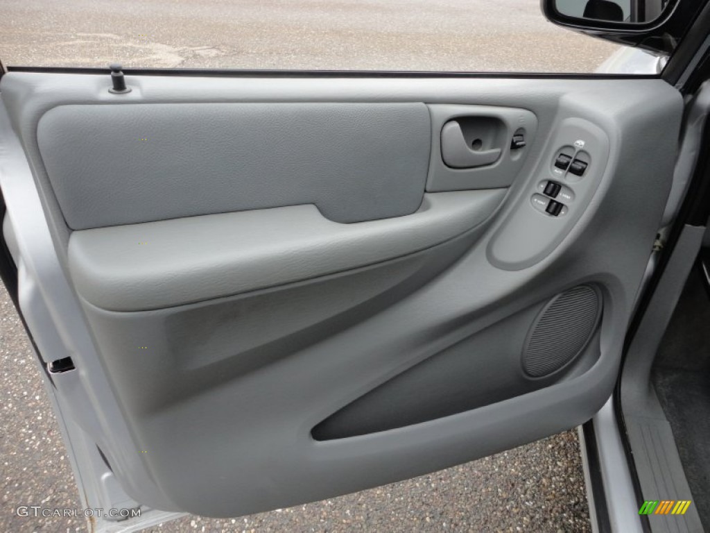 2005 Chrysler Town & Country LX Door Panel Photos