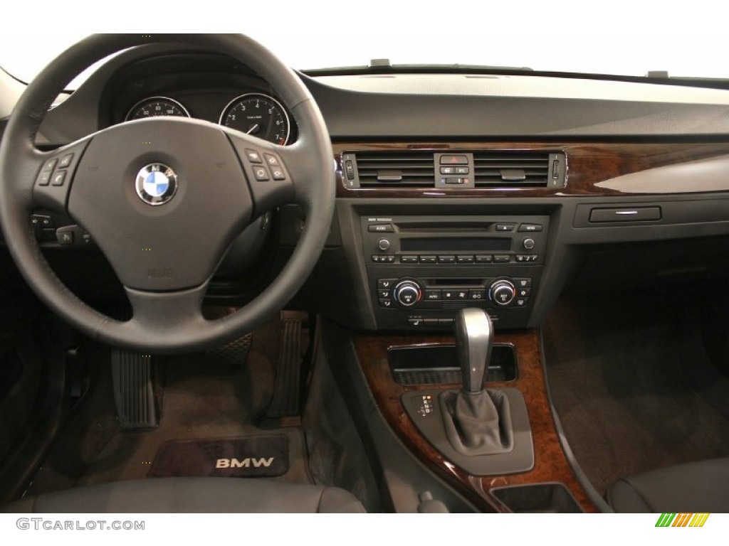 2009 3 Series 328xi Sedan - Crimson Red / Black photo #17