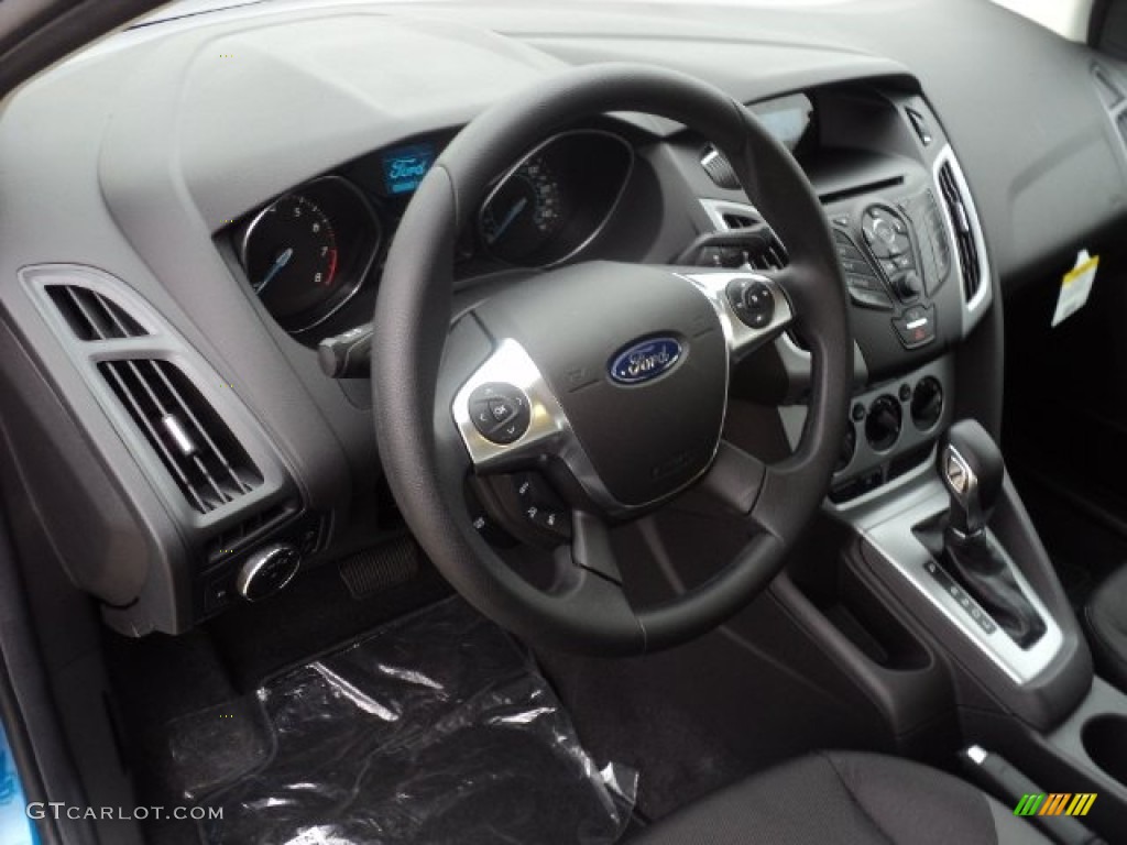 2012 Ford Focus SE Sedan Charcoal Black Dashboard Photo #58438368