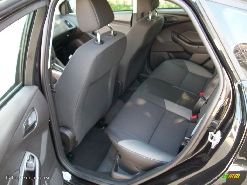 2012 Focus SE 5-Door - Tuxedo Black Metallic / Charcoal Black photo #11