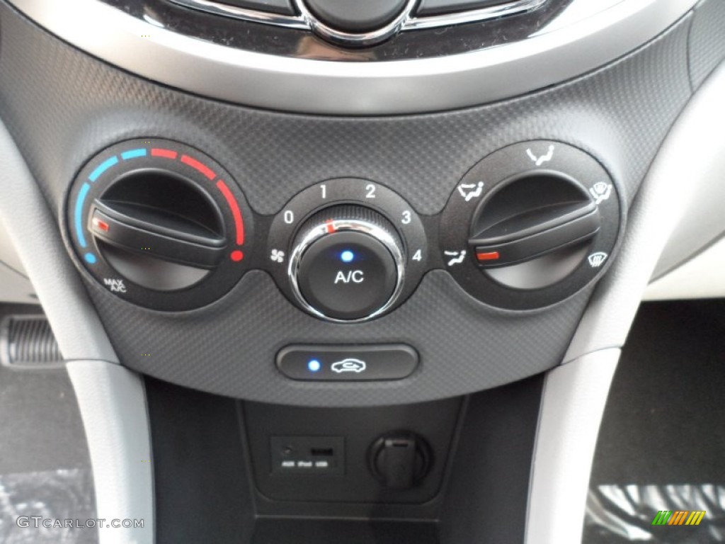 2012 Accent GLS 4 Door - Cyclone Gray / Gray photo #28