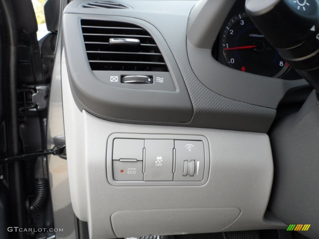 2012 Accent GLS 4 Door - Cyclone Gray / Gray photo #32
