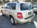 2001 Vintage Gold Metallic Toyota Highlander V6  photo #2