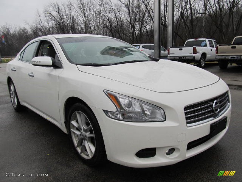 2009 Maxima 3.5 SV - Winter Frost White / Caffe Latte photo #4