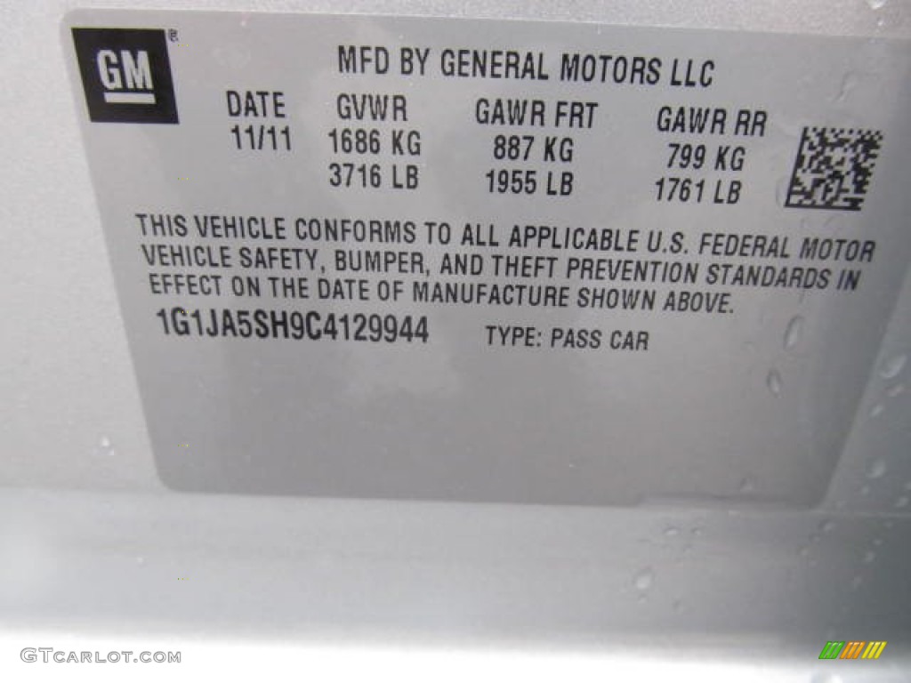 2012 Sonic LS Sedan - Silver Ice Metallic / Jet Black/Dark Titanium photo #14