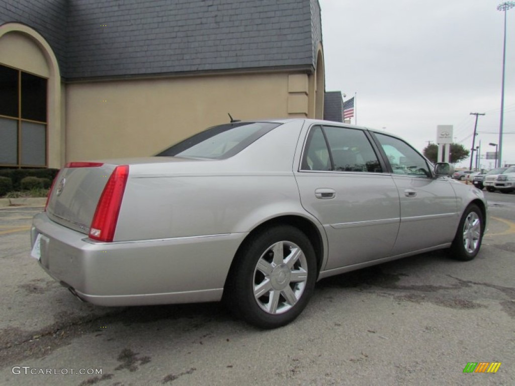 Light Platinum Metallic 2006 Cadillac DTS Standard DTS Model Exterior Photo #58455683