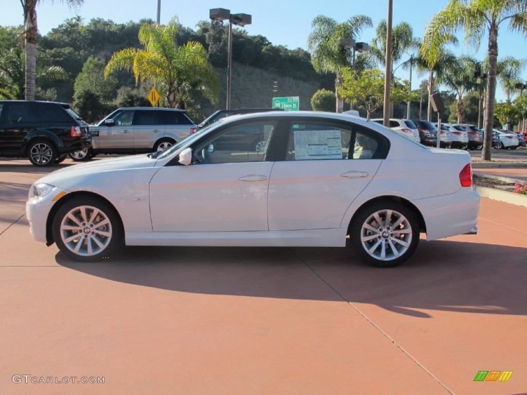 2011 3 Series 328i Sedan - Alpine White / Beige photo #3