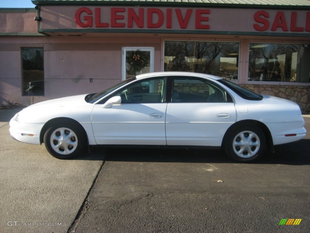 1998 Aurora  - Bright White / Gray photo #3