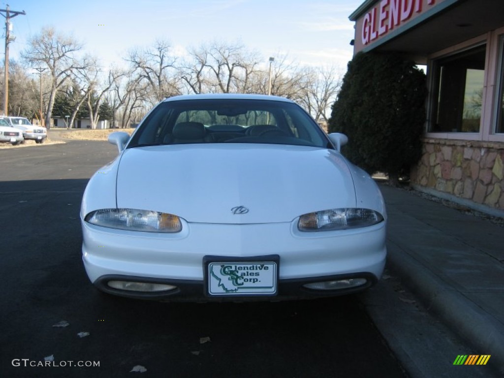 1998 Aurora  - Bright White / Gray photo #11