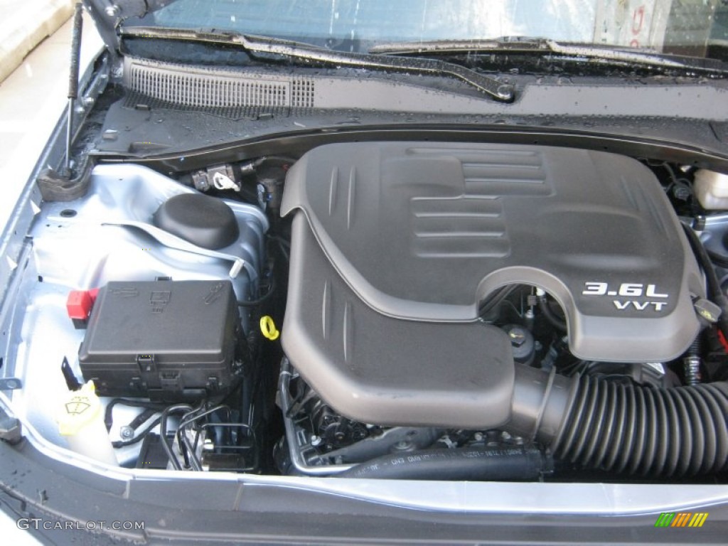 2012 300 Limited - Crystal Blue Pearl / Black/Light Frost Beige photo #16