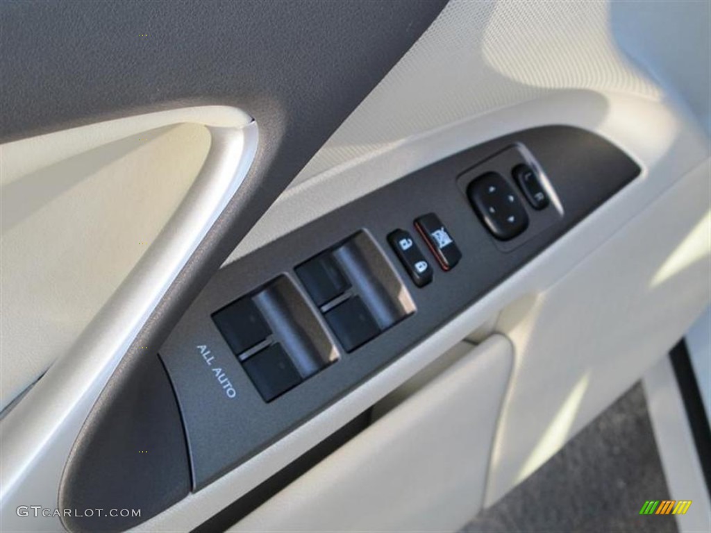 2009 IS 250 - Starfire White Pearl / Light Gray photo #15