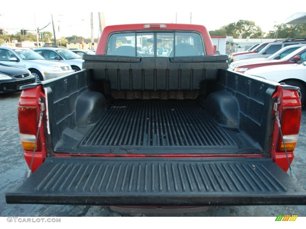 1997 Ranger XLT Regular Cab - Bright Red / Medium Prairie Tan photo #20