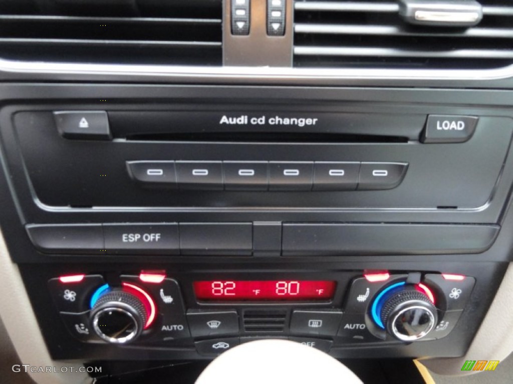 2009 Audi A4 2.0T quattro Sedan Controls Photos