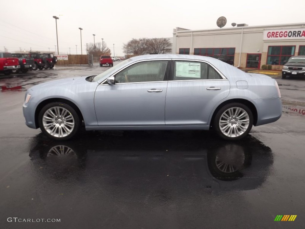 2012 300 Limited - Crystal Blue Pearl / Black/Light Frost Beige photo #8