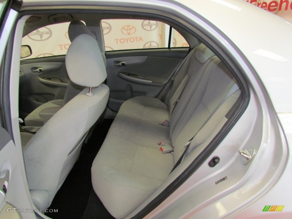 2010 Corolla LE - Classic Silver Metallic / Ash photo #10