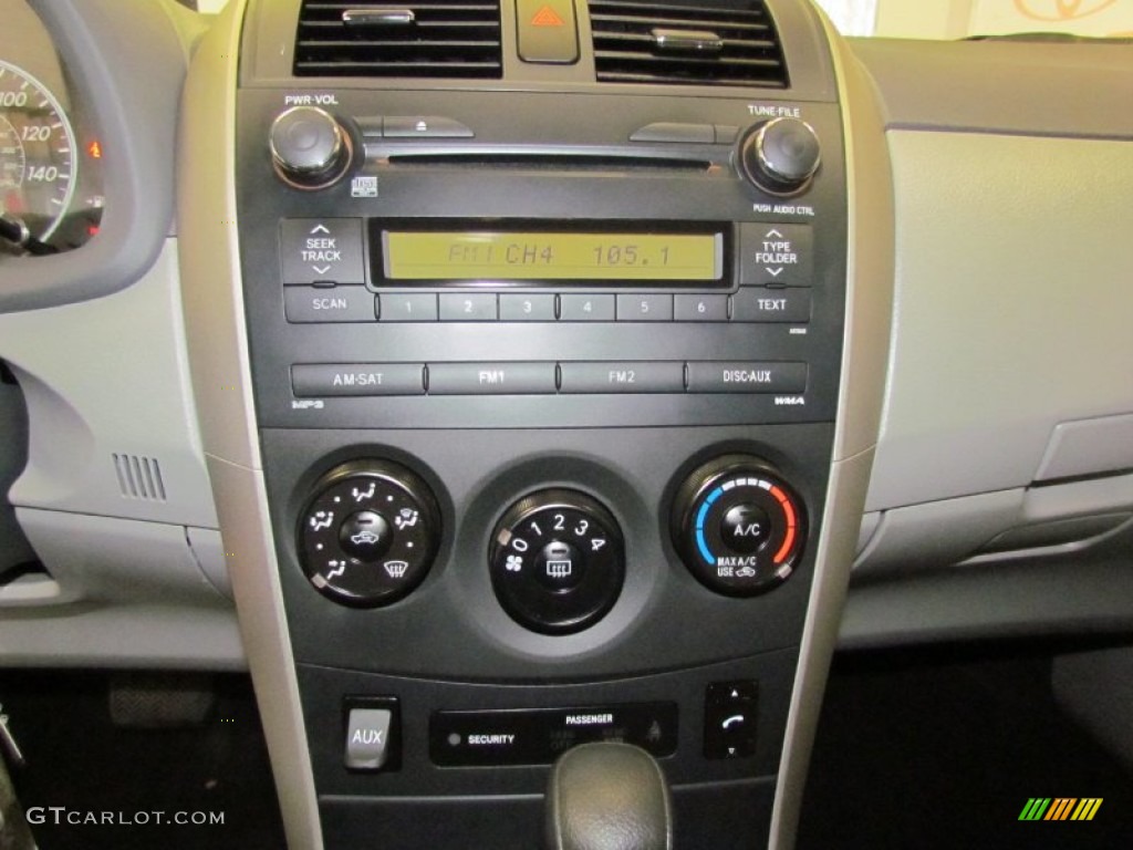 2010 Corolla LE - Classic Silver Metallic / Ash photo #17