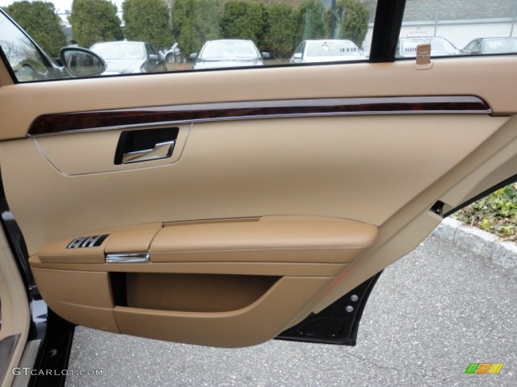 2008 Mercedes-Benz S 550 4Matic Sedan Cashmere/Savanna Door Panel Photo #58484034