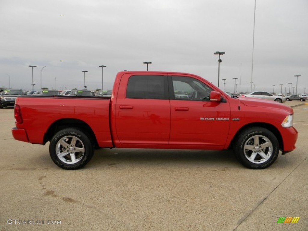 2011 Ram 1500 Sport Crew Cab 4x4 - Flame Red / Dark Slate Gray photo #3