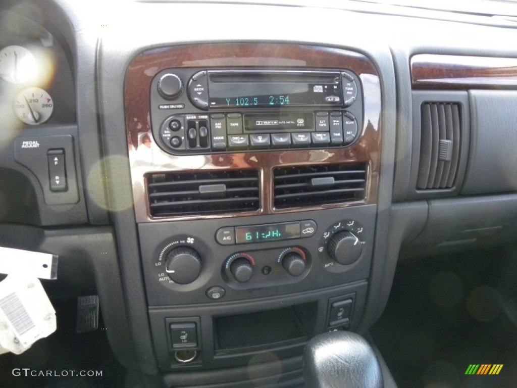 2004 Grand Cherokee Overland 4x4 - Brillant Black Crystal Pearl / Dark Slate Gray photo #22