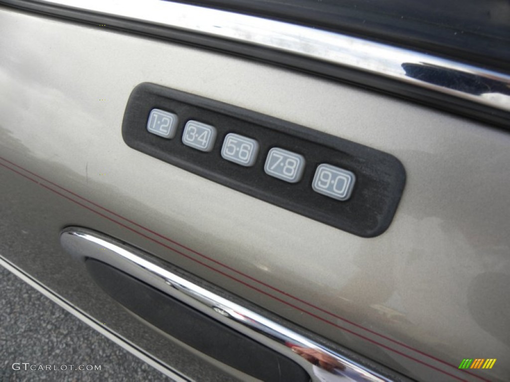 2004 Grand Marquis LS - Arizona Beige Metallic / Medium Parchment photo #3