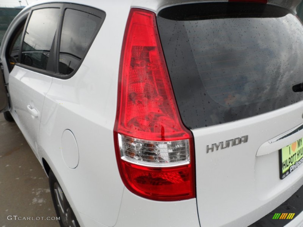 2012 Elantra GLS Touring - Polar White / Beige photo #12