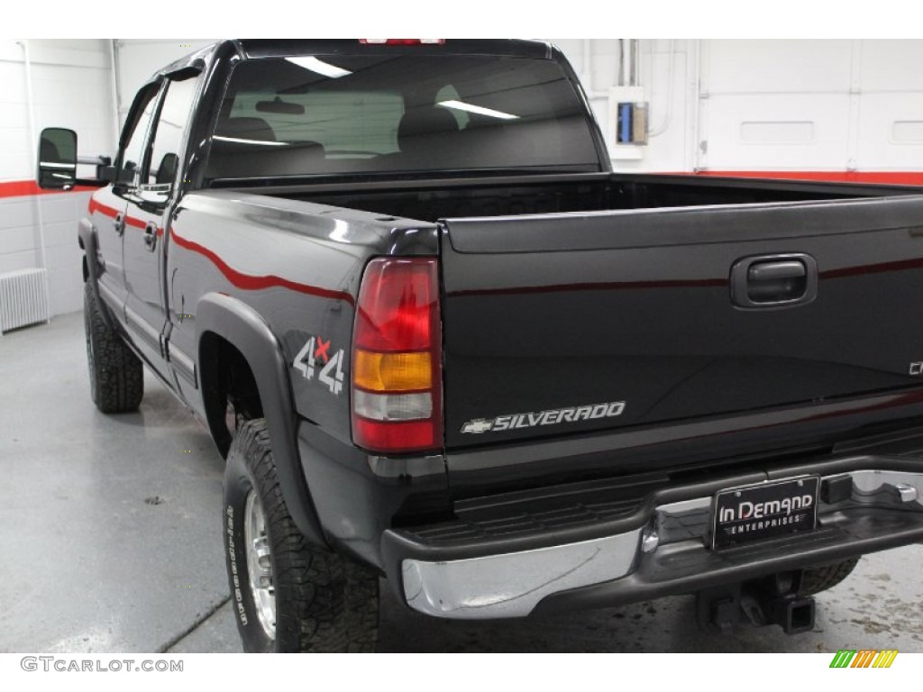 2002 Silverado 2500 LS Crew Cab 4x4 - Onyx Black / Medium Gray photo #17