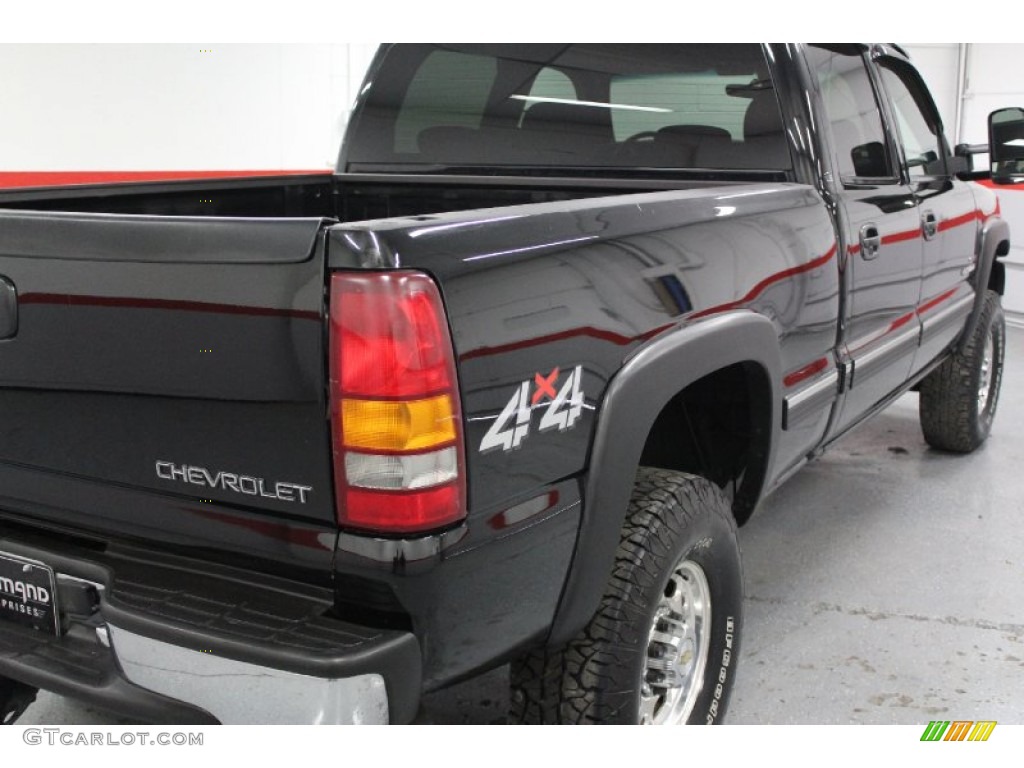 2002 Silverado 2500 LS Crew Cab 4x4 - Onyx Black / Medium Gray photo #23