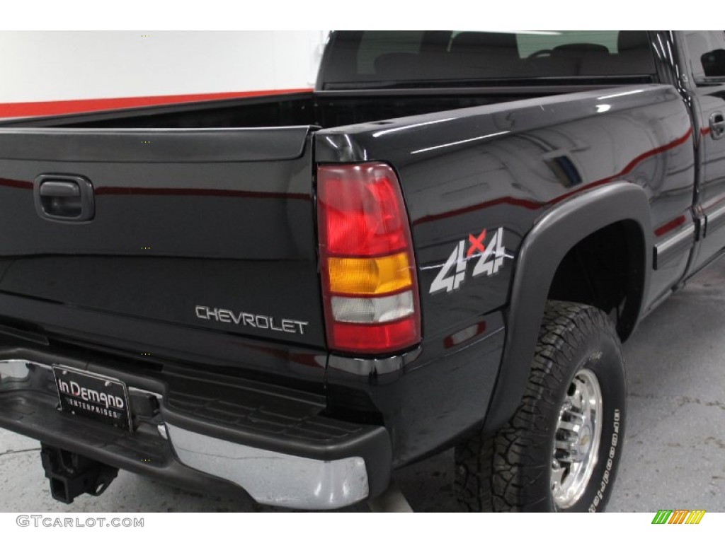 2002 Silverado 2500 LS Crew Cab 4x4 - Onyx Black / Medium Gray photo #25