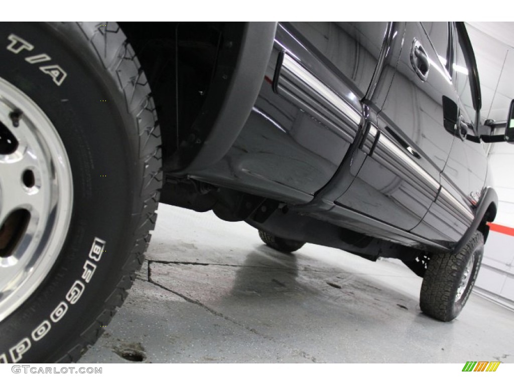 2002 Silverado 2500 LS Crew Cab 4x4 - Onyx Black / Medium Gray photo #35