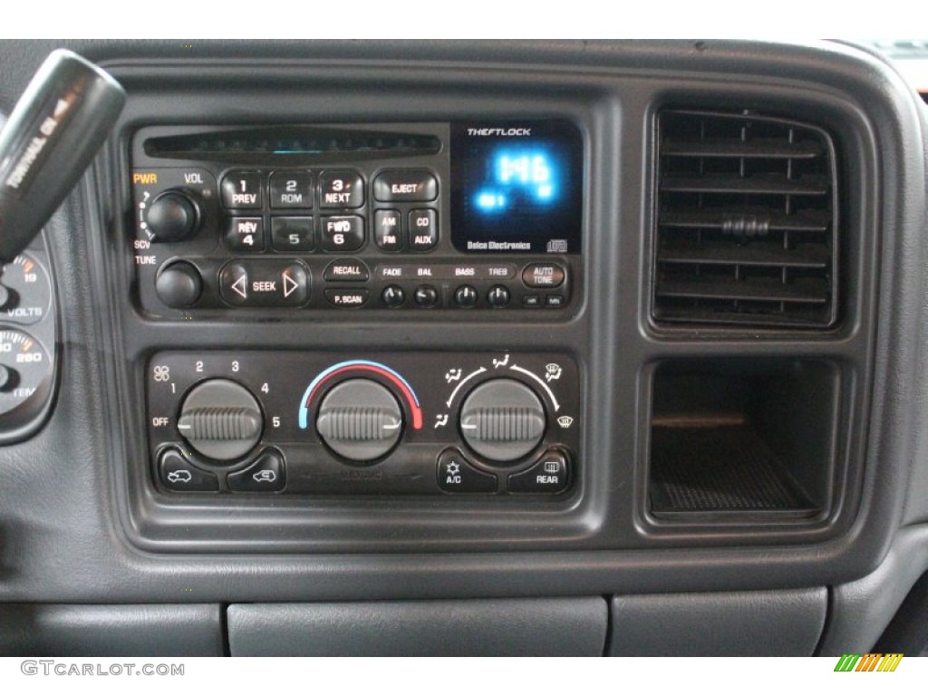 2002 Chevrolet Silverado 2500 LS Crew Cab 4x4 Controls Photo #58496830