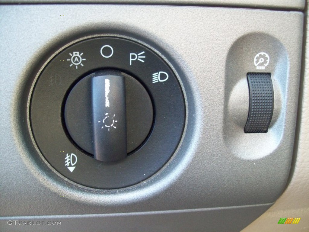 2006 F150 Lariat SuperCrew 4x4 - Oxford White / Tan photo #5