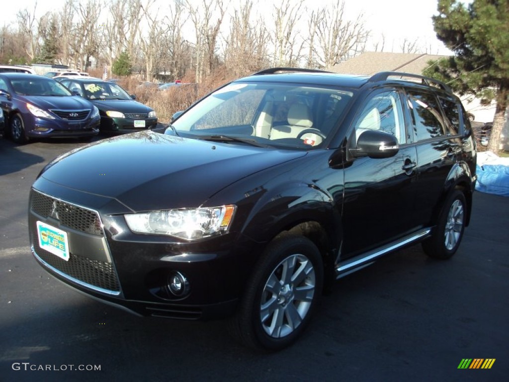 2011 Outlander SE - Labrador Black Pearl / Beige photo #1