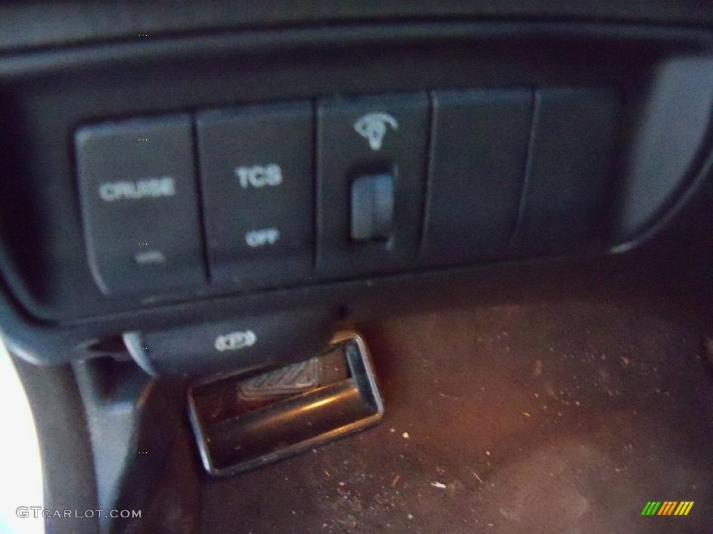 2003 XG350 L Sedan - Titanium / Black photo #24