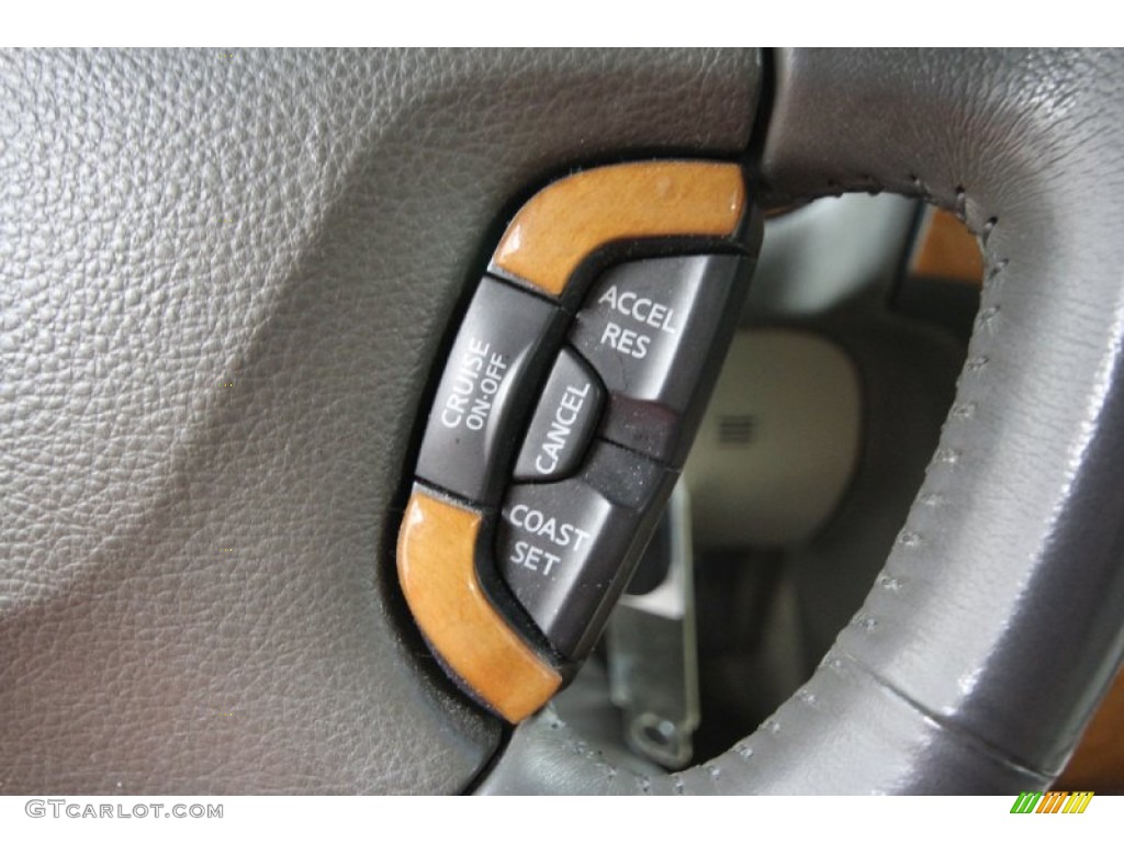 2002 Infiniti QX4 Standard QX4 Model Controls Photo #58504532