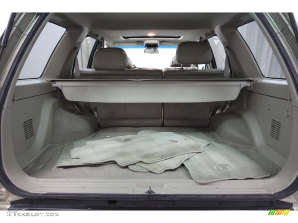 2002 QX4  - Golden Sand Metallic / Stone Beige photo #30